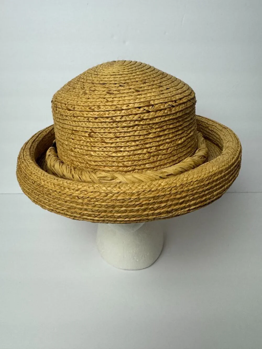 Hat 100% Raffia    22 1/4